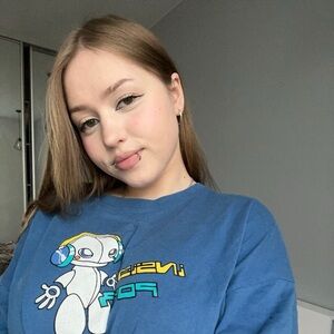 Meet your Posher, Em